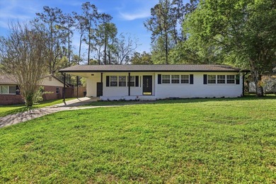 Beach Home For Sale in Tallahassee, Florida