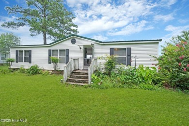 Beach Home For Sale in Blounts Creek, North Carolina
