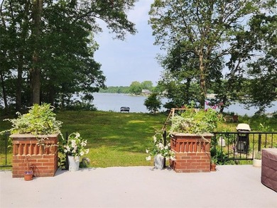 Beach Home For Sale in Tiverton, Rhode Island