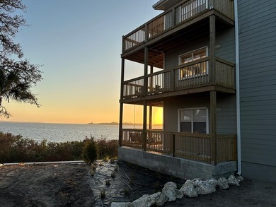 Beach Condo Sale Pending in Cedar Key, Florida