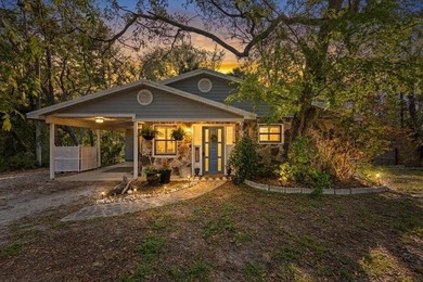 Beach Home For Sale in Steinhatchee, Florida