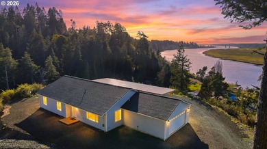 Beach Home For Sale in Bandon, Oregon
