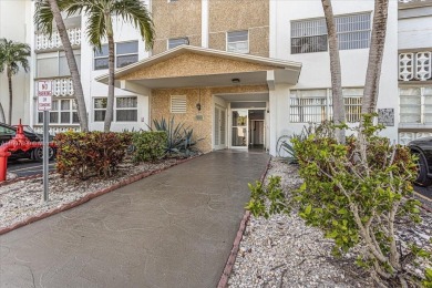 Beach Condo For Sale in Hallandale Beach, Florida