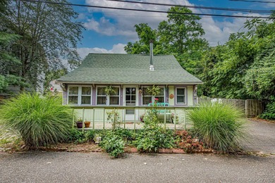 Beach Home Sale Pending in Kings Park, New York
