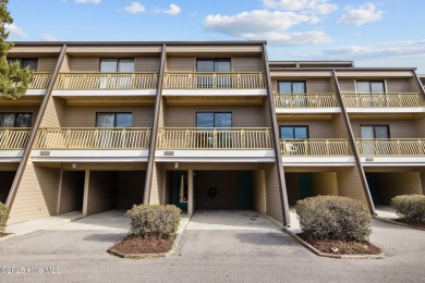 Beach Condo For Sale in Pine Knoll Shores, North Carolina