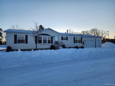 Beach Home For Sale in Escanaba, Michigan