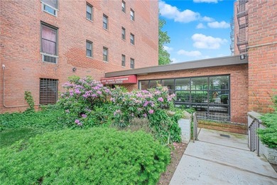 Beach Condo For Sale in Staten  Island, New York