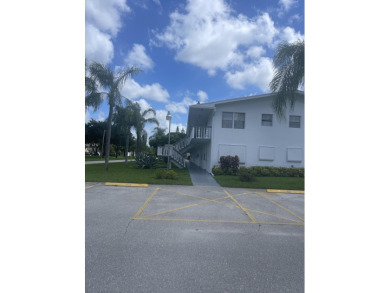 Beach Condo For Sale in West Palm Beach, Florida