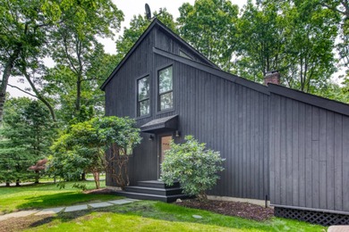 Beach Home For Sale in East Hampton, New York