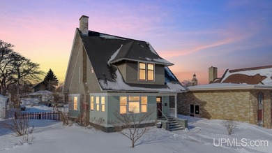 Beach Home For Sale in Escanaba, Michigan