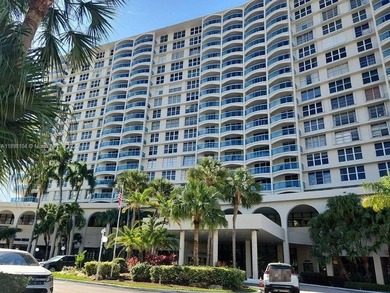 Beach Condo For Sale in Hollywood, Florida