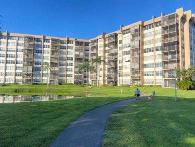Beach Condo For Sale in Pembroke Pines, Florida
