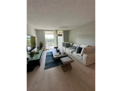 Beach Condo For Sale in Pembroke Pines, Florida