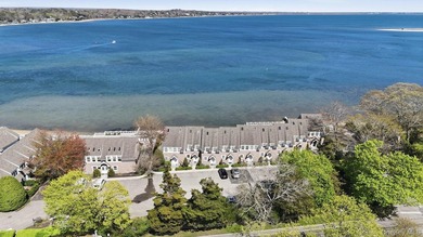 Beach Condo For Sale in Hampton Bays, New York