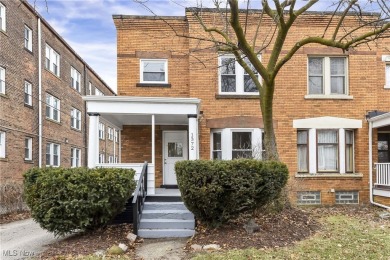 Beach Townhome/Townhouse For Sale in Cleveland, Ohio