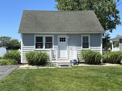 Beach Home For Sale in Aquebogue, New York