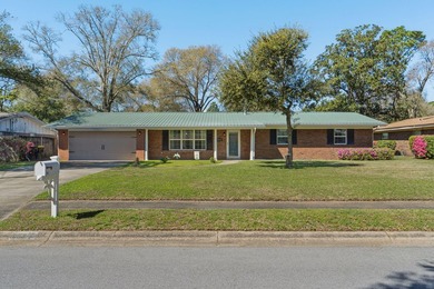 Beach Home For Sale in Fort Walton Beach, Florida