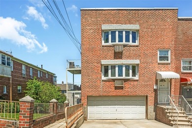 Beach Home For Sale in College Point, New York