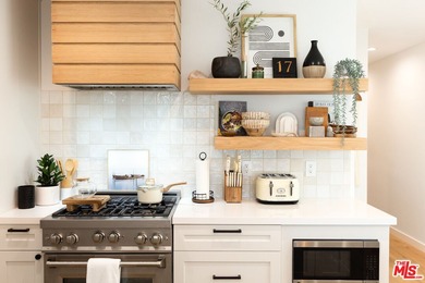 Beach Home For Sale in Venice, California