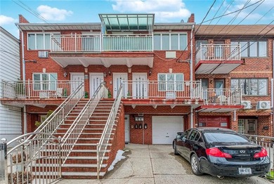 Beach Townhome/Townhouse For Sale in Brooklyn, New York