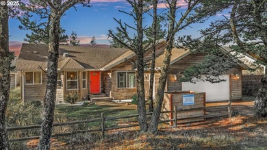 Beach Home For Sale in Pacificcity, Oregon