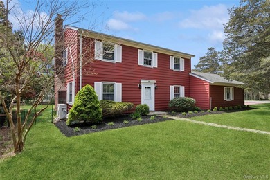 Beach Home For Sale in Hampton Bays, New York