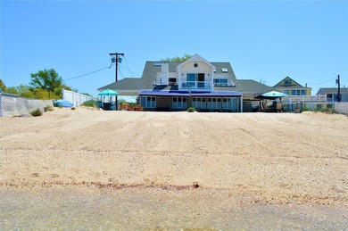 Beach Home For Sale in Bayville, New York