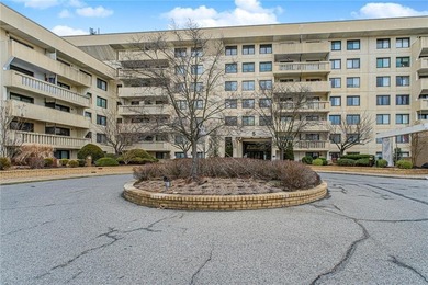 Beach Condo For Sale in Staten  Island, New York