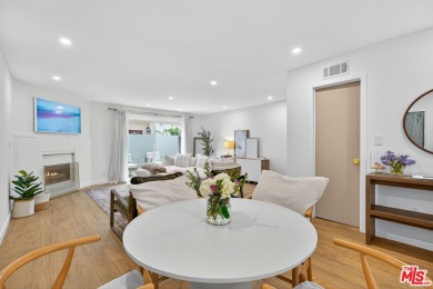 Beach Townhome/Townhouse For Sale in Santa Monica, California