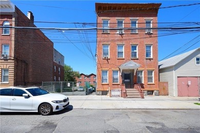Beach Home For Sale in Queens, New York