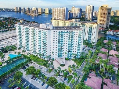 Beach Condo For Sale in Sunny Isles Beach, Florida
