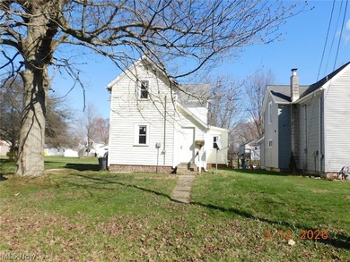 Beach Home For Sale in Conneaut, Ohio