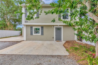 Beach Townhome/Townhouse Sale Pending in Tampa, Florida