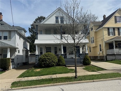 Beach Home For Sale in Lakewood, Ohio