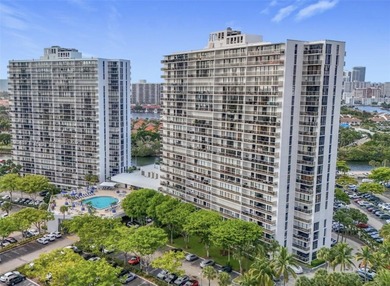 Beach Condo For Sale in Aventura, Florida