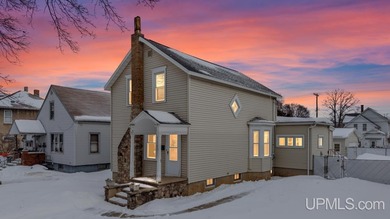 Beach Home For Sale in Escanaba, Michigan