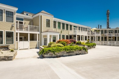 Beach Condo For Sale in Camden, Maine