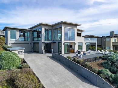 Beach Home For Sale in Bodega Bay, California