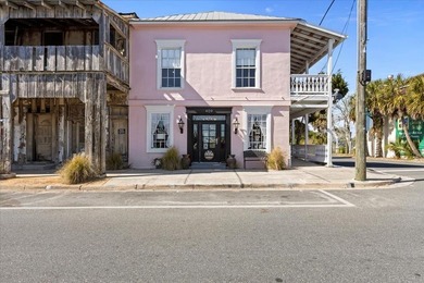 Beach Home For Sale in Cedar Key, Florida