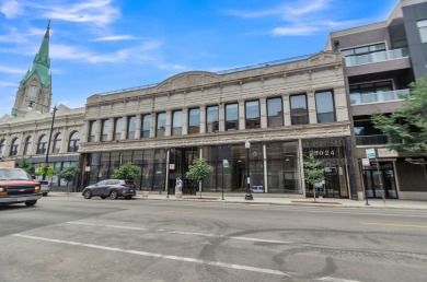 Beach Townhome/Townhouse For Sale in Chicago, Illinois