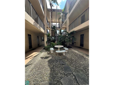 Beach Condo For Sale in Dania, Florida