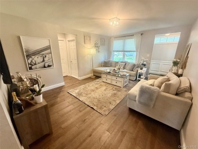 Beach Home Sale Pending in Glen Cove, New York