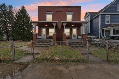 Beach Townhome/Townhouse For Sale in Cleveland, Ohio