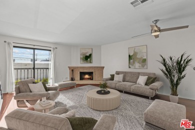 Beach Condo For Sale in Venice, California