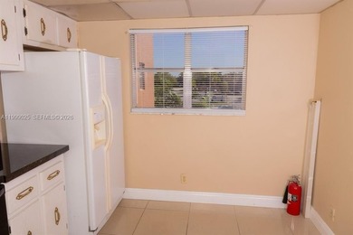 Beach Condo For Sale in Tamarac, Florida