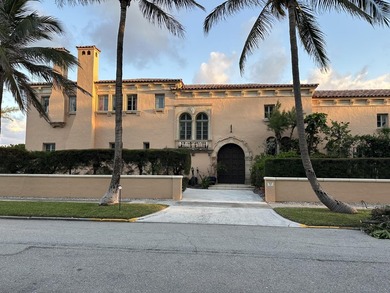 Beach Condo Active Under Contract in Palm Beach, Florida