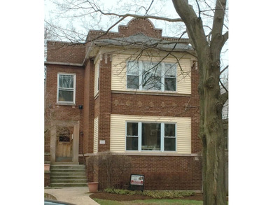 Beach Home Active Under Contract in Chicago, Illinois