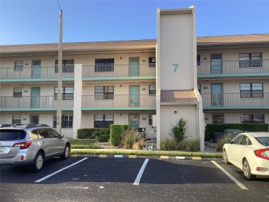 Beach Condo Sale Pending in Punta Gorda, Florida