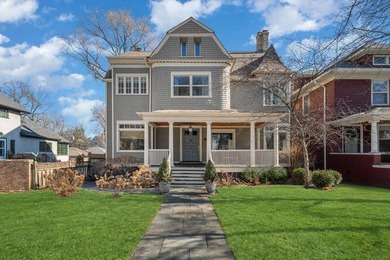 Beach Home For Sale in Evanston, Illinois