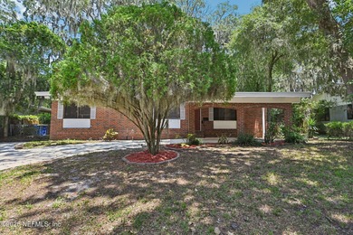 Beach Home Active Under Contract in Jacksonville, Florida